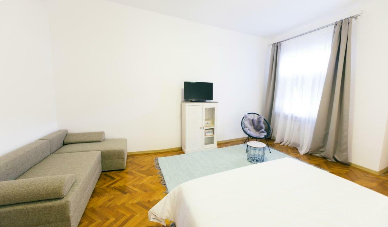 Street View Apartments Sybin Zewnętrze zdjęcie